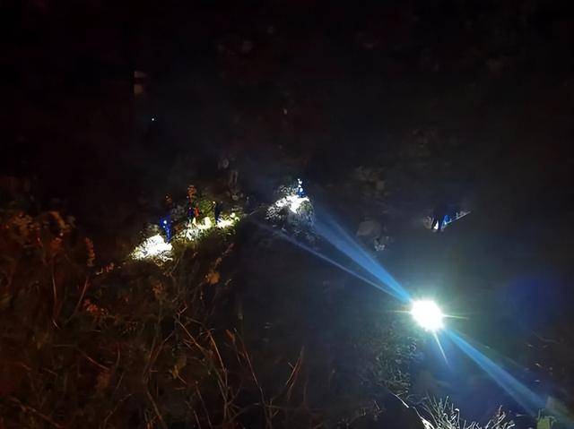北京一18岁小伙只带了手机爬野山被困<strong></p>
<p>友利虚拟币</strong>，18人连夜救援