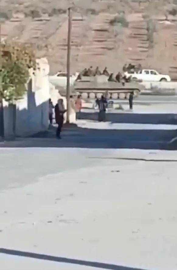 突发<strong></p>
<p>矿物虚拟币</strong>!叙利亚第二大城市阿勒颇沦陷:恐怖分子到处“打卡拍照”!