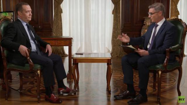 梅德韦杰夫:在格鲁吉亚<strong></p>
<p>虚拟ai币</strong>,一场“颜色革命”正试图发生