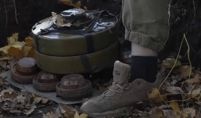 凌晨5点!基辅爆发一声巨响<strong></p>
<p>虚拟币雷币</strong>,泽连斯基紧闭双眼,该来的还是来了