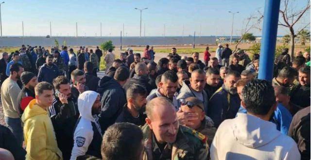 多国雇佣兵参战<strong></p>
<p>虚拟币止盈</strong>,叙军悍将出山,万人高呼参军,阿勒颇首战大捷