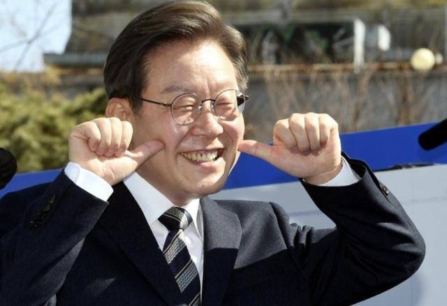 执政党捏着鼻子要“保尹”<strong></p>
<p>虚拟币止盈</strong>，尹锡悦的总统宝座，将由8个人决定