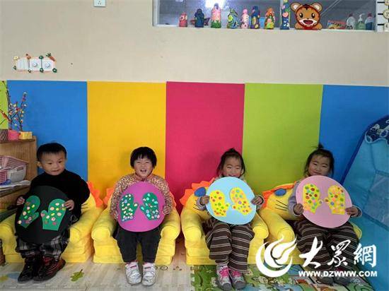 微山县驩城镇实验幼儿园开展“大雪”节气手工活动