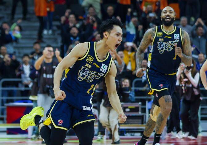 徐杰32+11导演15分逆转<strong></p>
<p>虚拟币寸头</strong>！ 广东客场力克北控