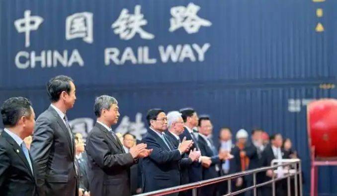 终于知道慌了<strong></p>
<p>虚拟焦耳币</strong>,越南批准建南北铁路,再回头找中国,大门已关上了