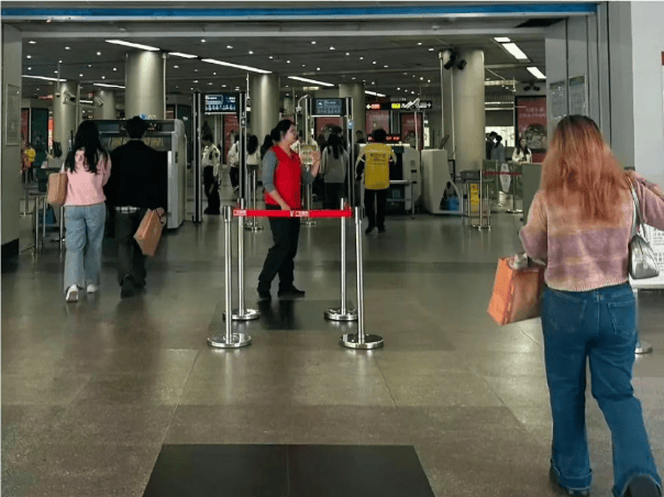 晚高峰“丝滑进站”<strong></p>
<p>虚拟焦耳币</strong>,广州地铁安检恢复往日流程