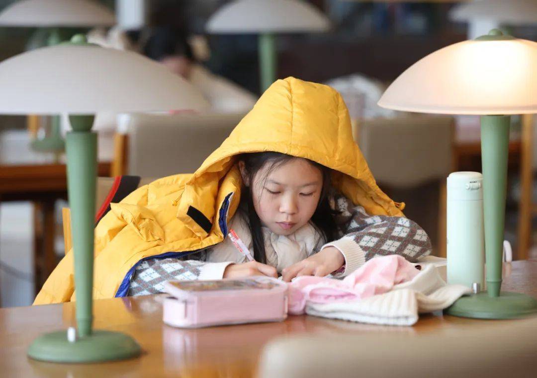 江苏一地实行”作业熔断机制“:到点就停<strong></p>
<p>虚拟焦耳币</strong>,无需补做!曾有先例,是否有效→