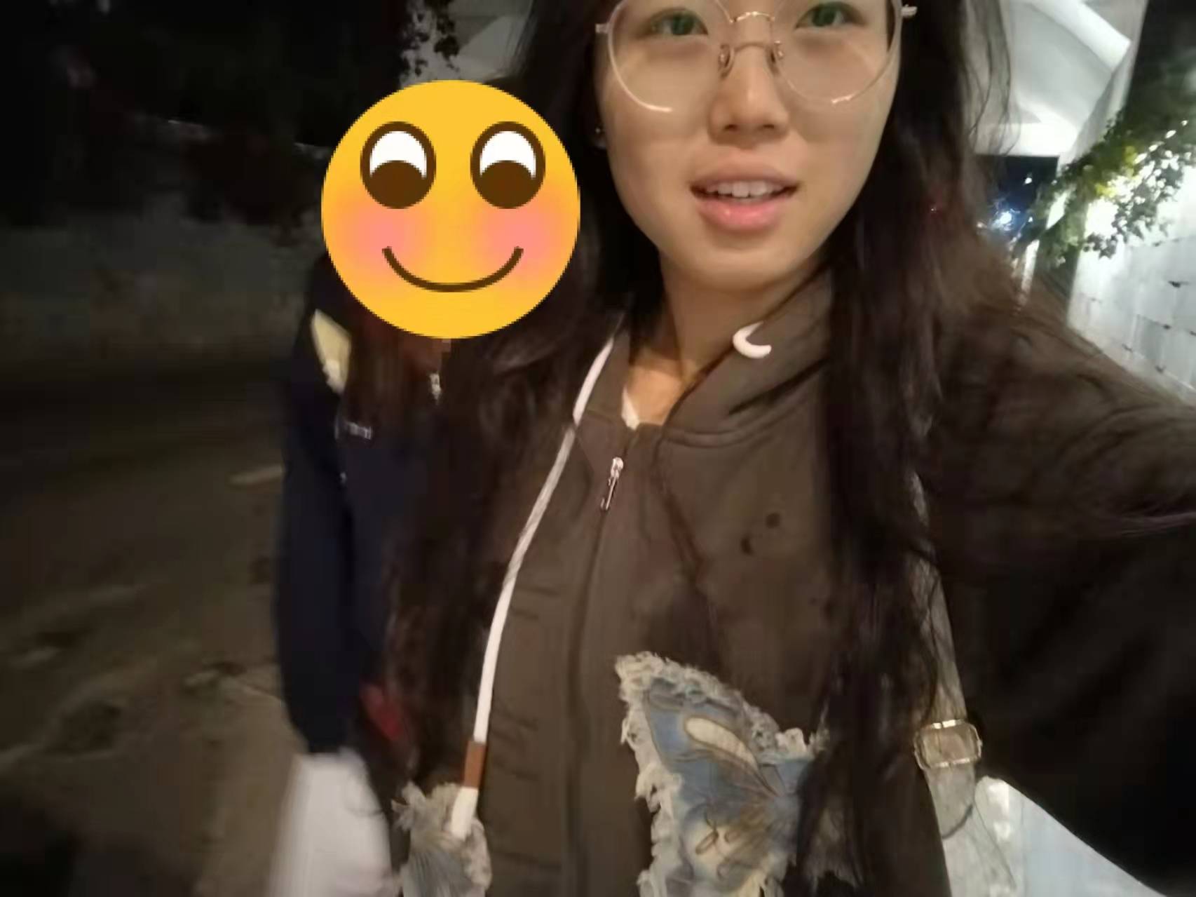 河南一大学老师心脏骤停晕倒<strong></p>
<p>虚拟币个税</strong>,女学生按压施救:我也很害怕,看到老师好转激动手抖