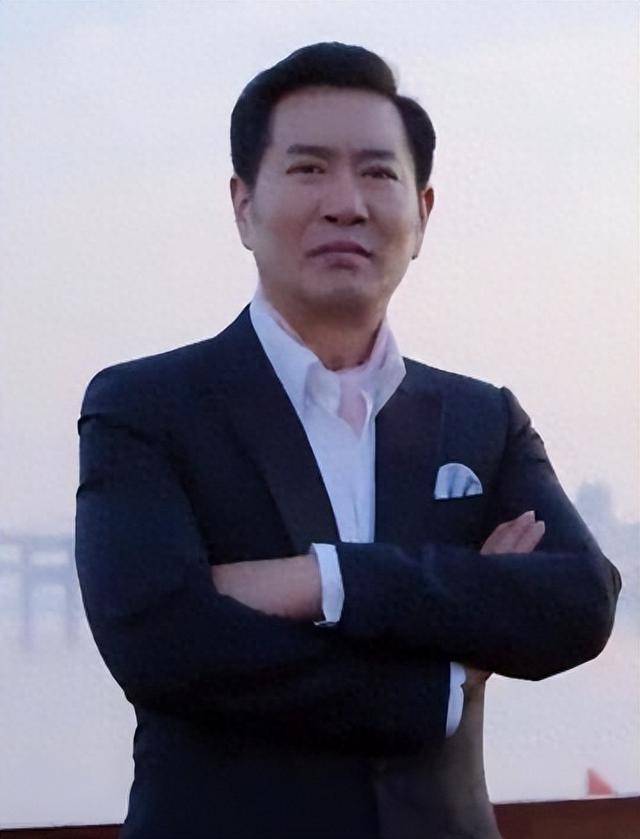 “坏人专业户”姚刚:一生无妻无子<strong></p>
<p>炒币虚拟盘</strong>,如今53岁在千万豪宅一个人住