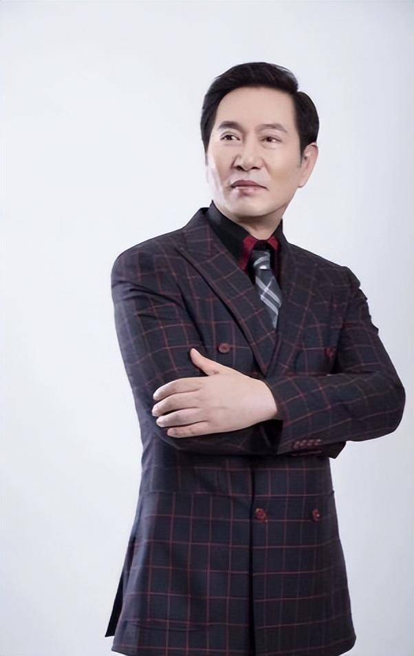 “坏人专业户”姚刚:一生无妻无子<strong></p>
<p>炒币虚拟盘</strong>,如今53岁在千万豪宅一个人住