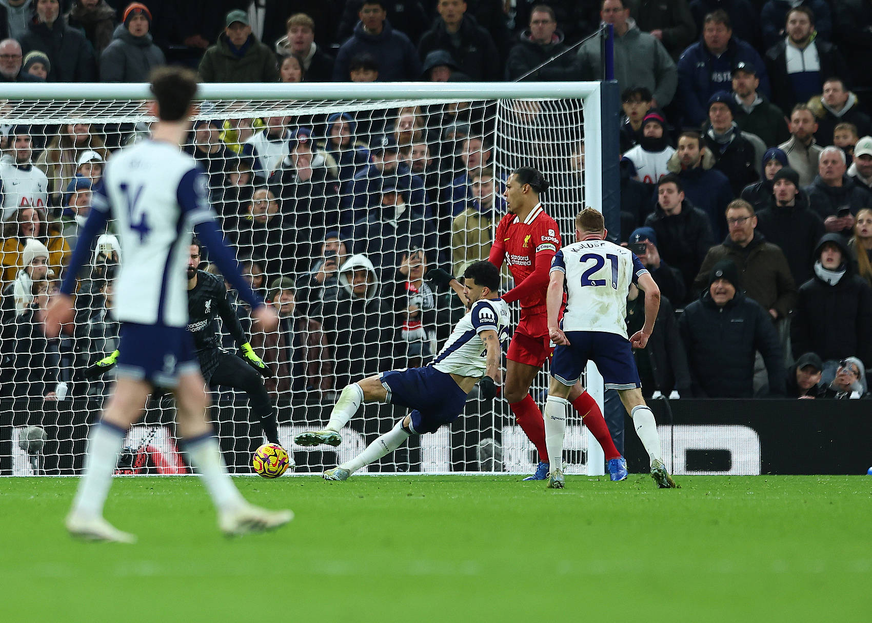 互捅局<strong></p>
<p>到币虚拟币</strong>!英超-萨拉赫2射2传 利物浦6-3热刺获圣诞冠军