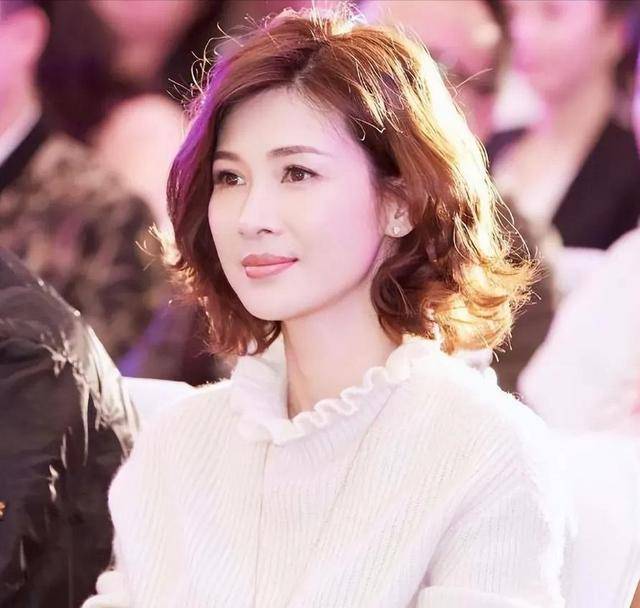 富商周旭辉<strong></p>
<p>到币虚拟币</strong>,44岁娶小12岁女星童蕾,获刑3年后,妻女过得如何?