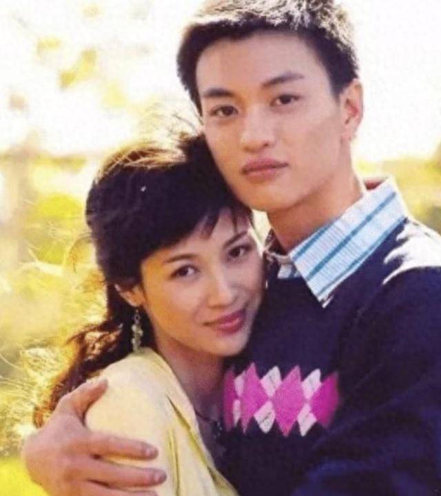 富商周旭辉<strong></p>
<p>到币虚拟币</strong>,44岁娶小12岁女星童蕾,获刑3年后,妻女过得如何?