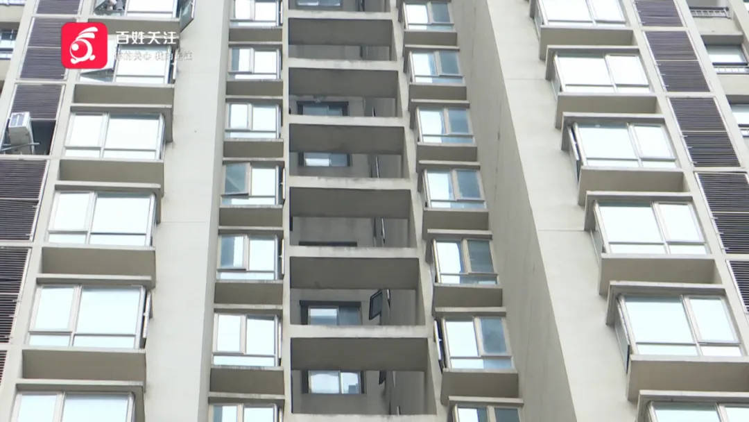 恶心坏了!贵阳一女子家中被扔进一颗“炸弹”<strong></p>
<p>到币虚拟币</strong>,残羹剩饭炸开花