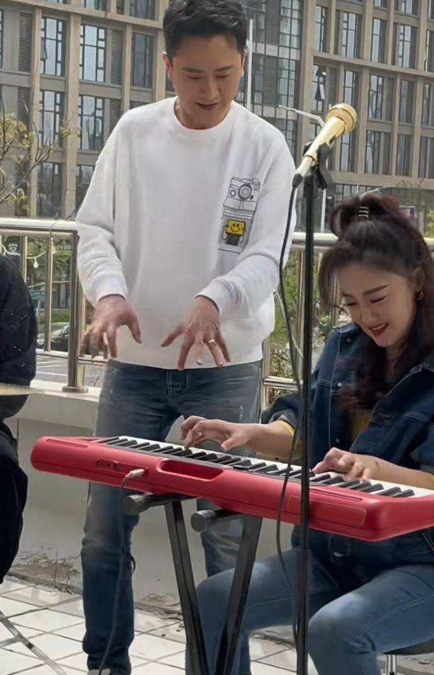 玖月奇迹被曝复婚！王小玮身形臃肿疑怀孕，分开真是因为不生娃？