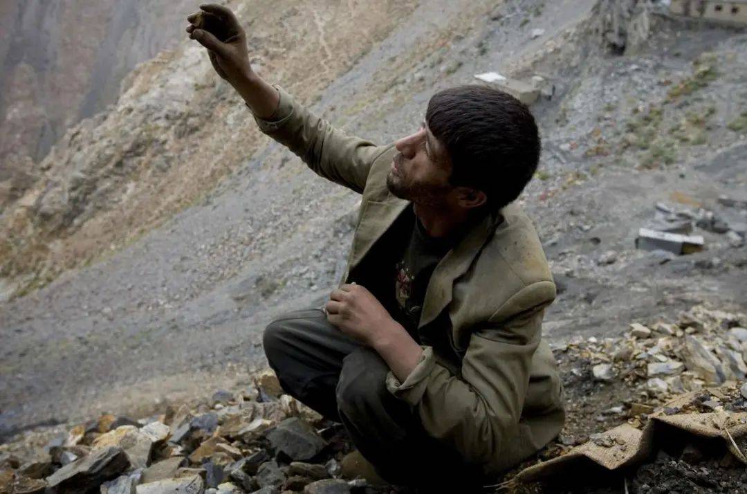 塔利班与印度联手!中巴制衡遇新挑战<strong></p>
<p>虚拟币获批</strong>,阿富汗矿产竞赛掀巨浪