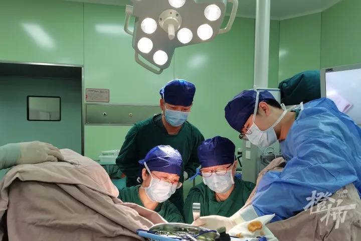 “我肚子里有个东西<strong></p>
<p>虚拟币群主</strong>,是活的!”浙江78岁奶奶一句话惊呆众人