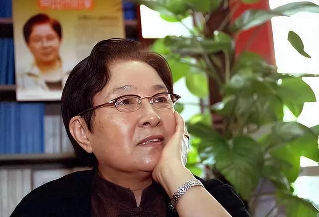 “音乐教母”谷建芬：晚年丧夫丧女，那英孙楠让年迈的她老有所依