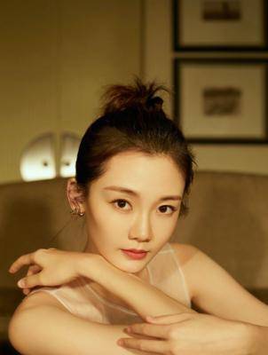 冯小刚直言:她太能装了<strong></p>
<p>虚拟币付款</strong>,永远红不了,就更别提拿奖了