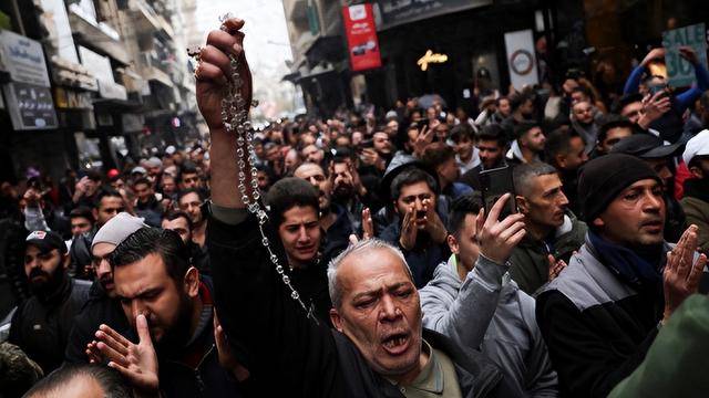 叙利亚又乱了？大批民众涌上街头<strong></p>
<p>欧尼虚拟币</strong>，朱拉尼面临三大困境