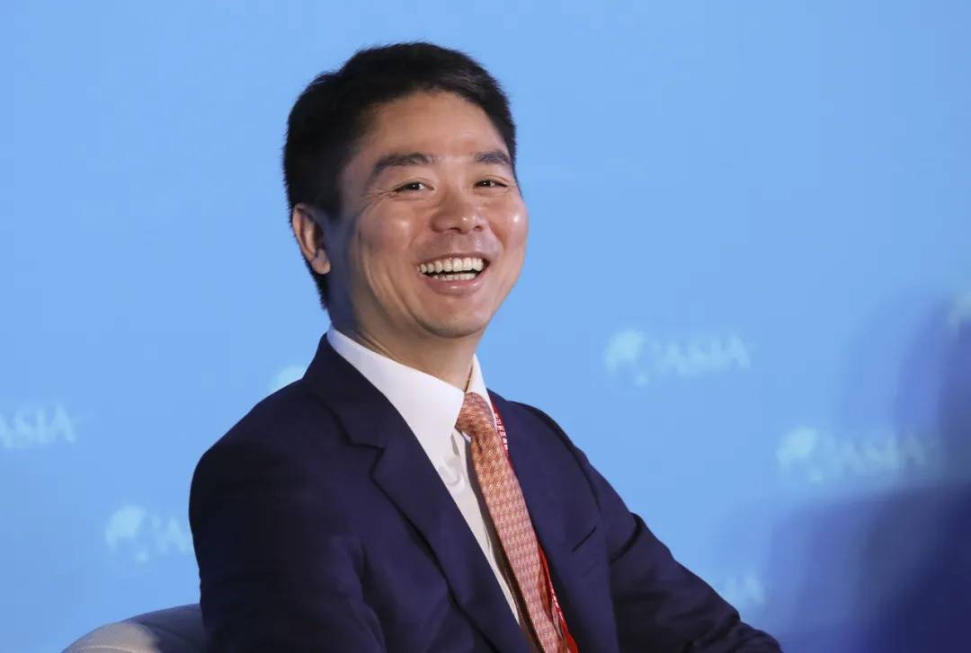 多位老师回应“刘强东发10万现金”<strong></p>
<p>虚拟币老板</strong>,师生旧合照曝光