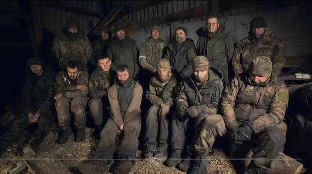 “兵书”看了不少！乌军2名伞兵深夜突袭<strong></p>
<p>虚拟币老板</strong>，意外活捉14名俄军