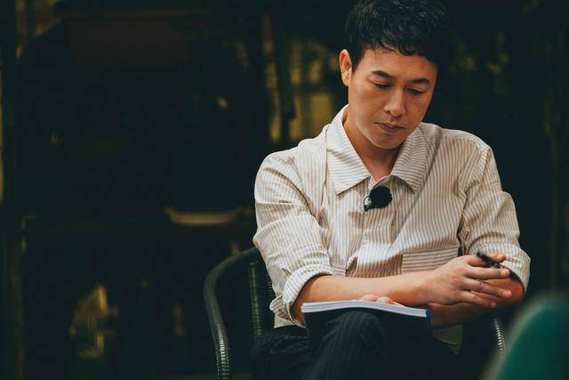 52岁黄磊回应无戏可拍：2年没拍戏<strong></p>
<p>虚拟币中心</strong>，3年没当男主，综艺演戏都停了