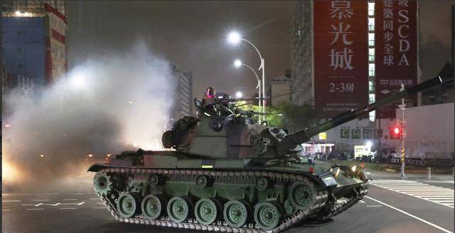 解放军强力“打独”效果显现：岛内战机没人开<strong></p>
<p>虚拟币中心</strong>，坦克没人驾驶，赔钱退伍暴增4倍！