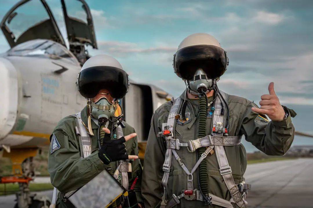 惊天一击：俄军深夜导弹精准斩首<strong></p>
<p>虚拟币店</strong>，乌克兰F-16教官无处可逃，西方庇护瞬间崩塌