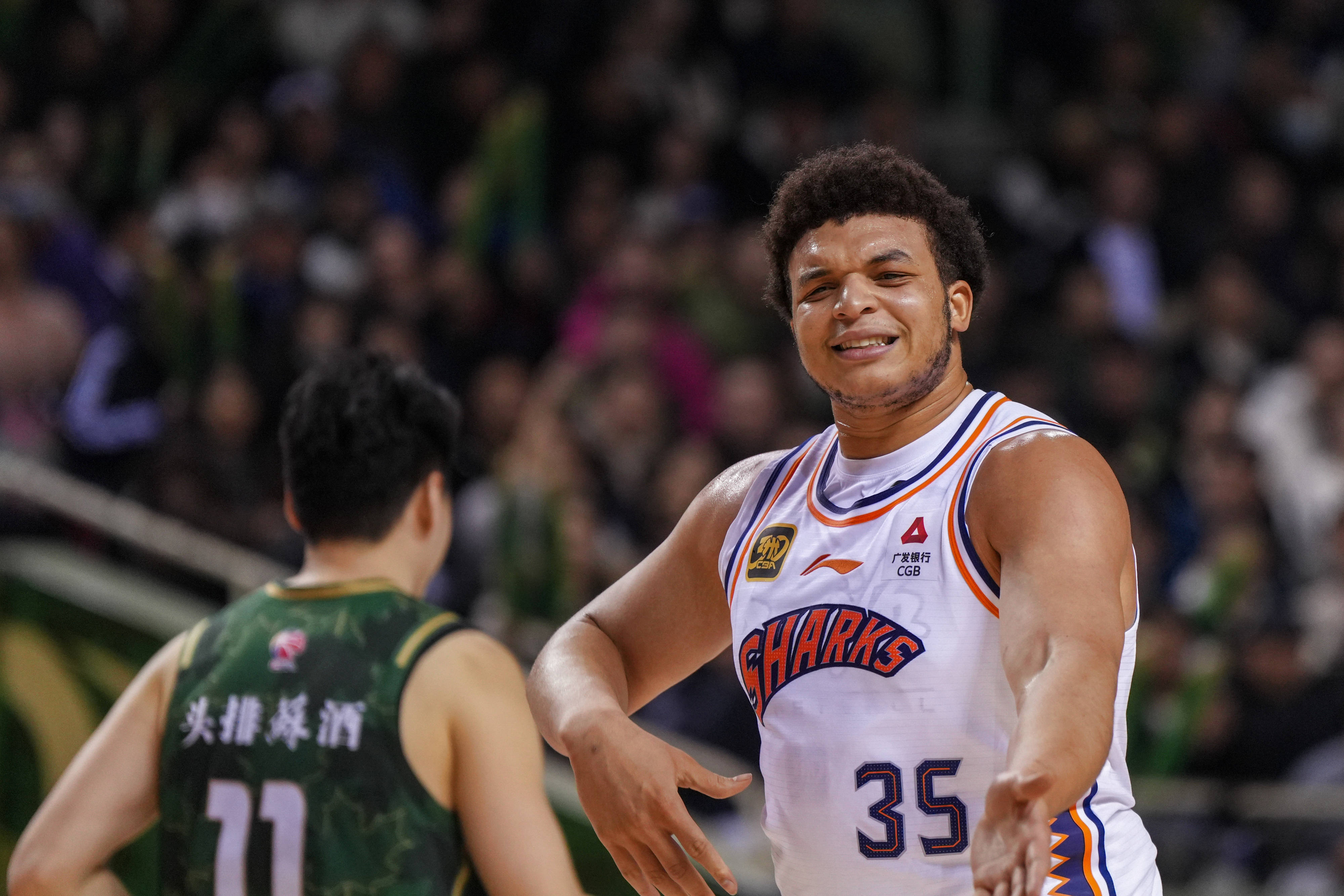 34分大胜<strong></p>
<p>虚拟币店</strong>!洛夫顿15+11+8 上海终结广东9连胜