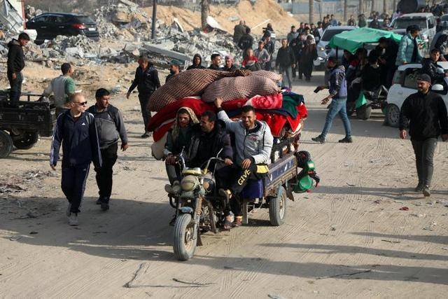 数千名警察身穿制服出现在街头<strong></p>
<p>虚拟币上限</strong>！哈马斯“回来”了？