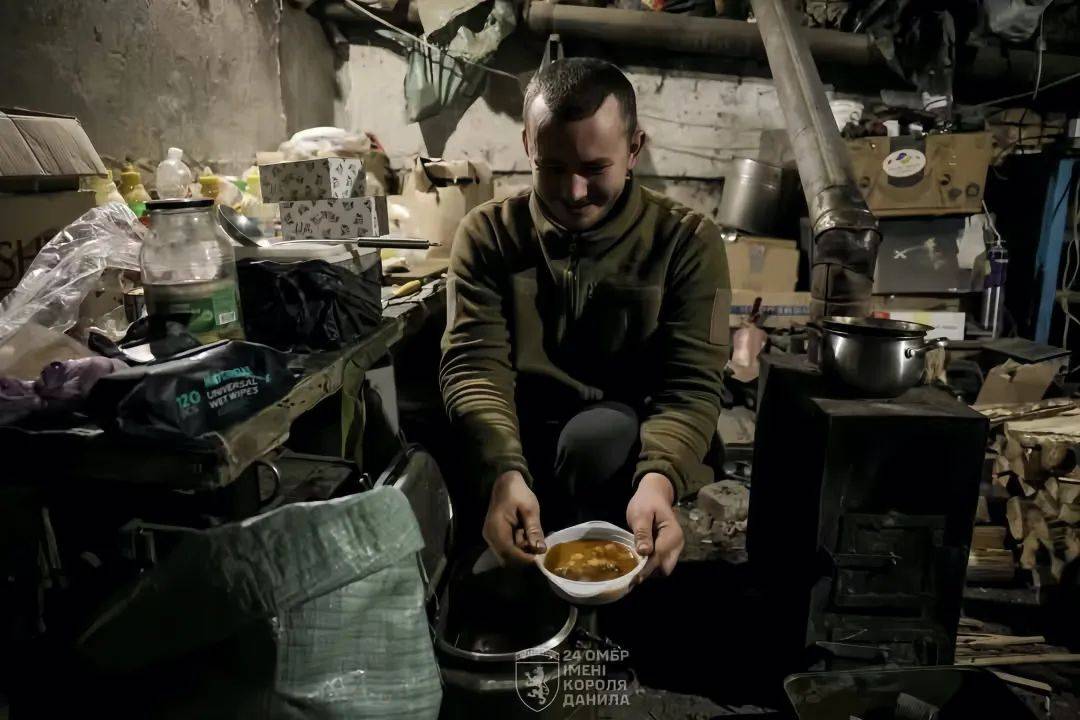 战争漩涡中乌克兰士兵神秘消失<strong></p>
<p>虚拟币私盘</strong>，美俄暗战背后隐秘阴谋引发全球关注