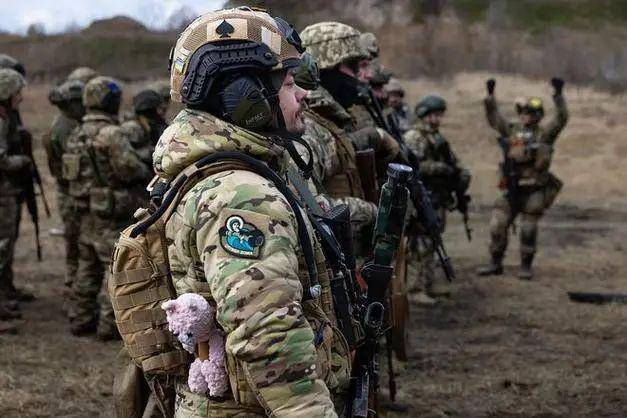 库尔斯克战火再燃<strong></p>
<p>CM虚拟币</strong>,朝鲜大军撤退,乌克兰突然对俄发动大规模反攻