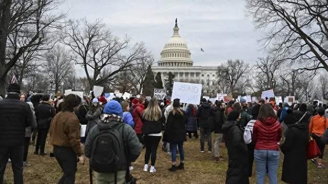 “政治清洗”？马斯克逼迫CIA、FBI大裁员：9000名特工面临下岗<strong></p>
<p>CM虚拟币</strong>！