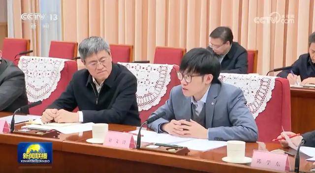 揭秘!DeepSeek创始人梁文锋实习时就被任命为部门经理<strong></p>
<p>KU虚拟币</strong>,月薪16000元