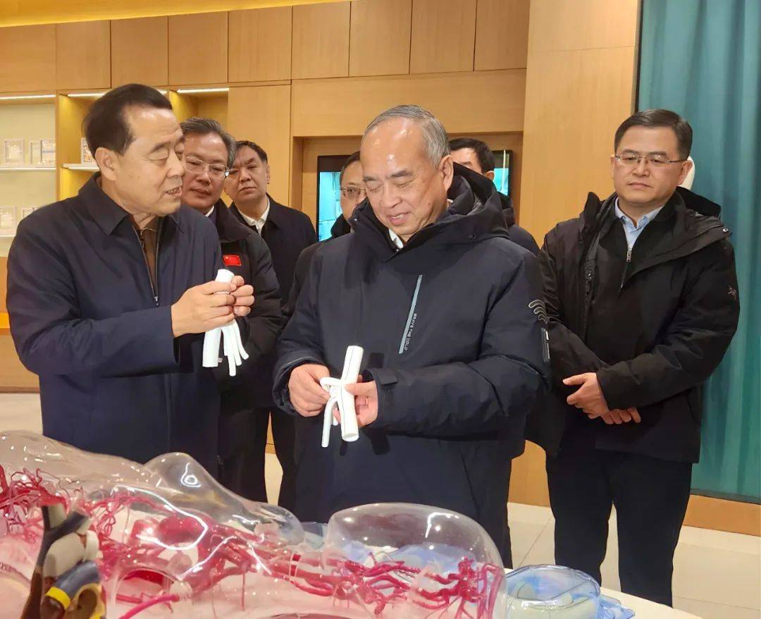 山东省委书记林武到愉悦集团生命科技馆调研