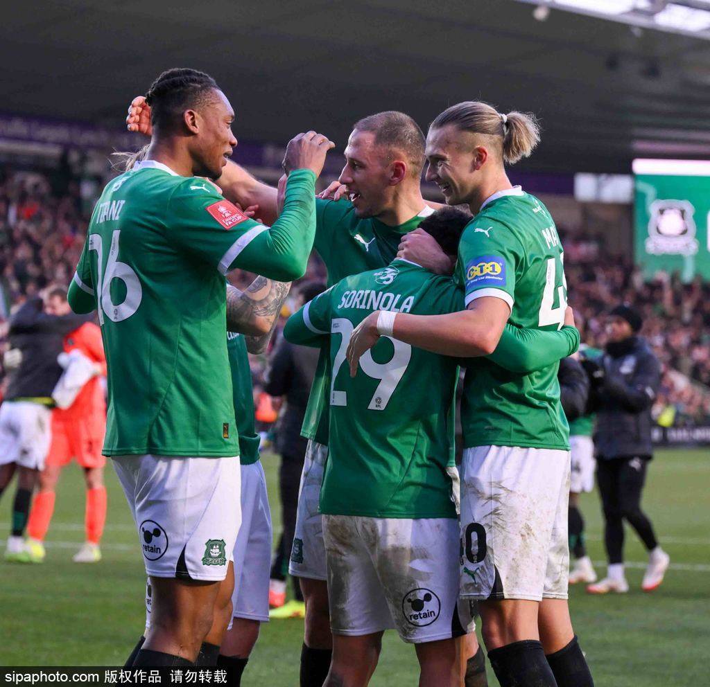 比赛日：C罗40岁后首球 利物浦遭英冠队淘汰 曼联越位半米绝杀