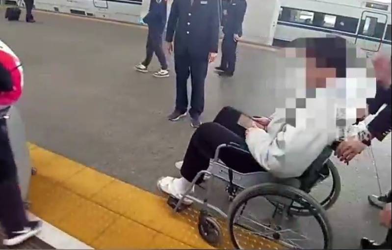 “救命<strong></p>
<p>虚拟币掉币</strong>,我不想死”!厦门北站,D131次列车突发!