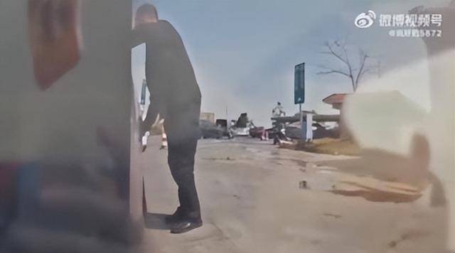 老人故意划伤租客新车赔偿4000<strong></p>
<p>金元虚拟币</strong>,如何界定故意毁坏他人财物行为?