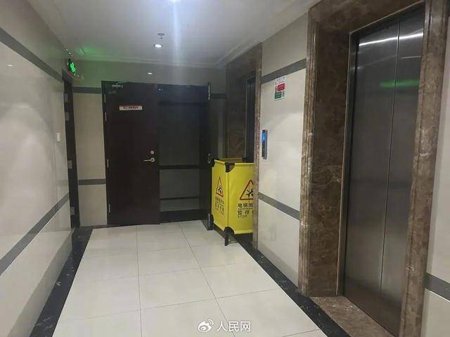 电梯急坠负2楼又猛冲至33楼<strong></p>
<p>手办虚拟币</strong>，业主不幸身亡