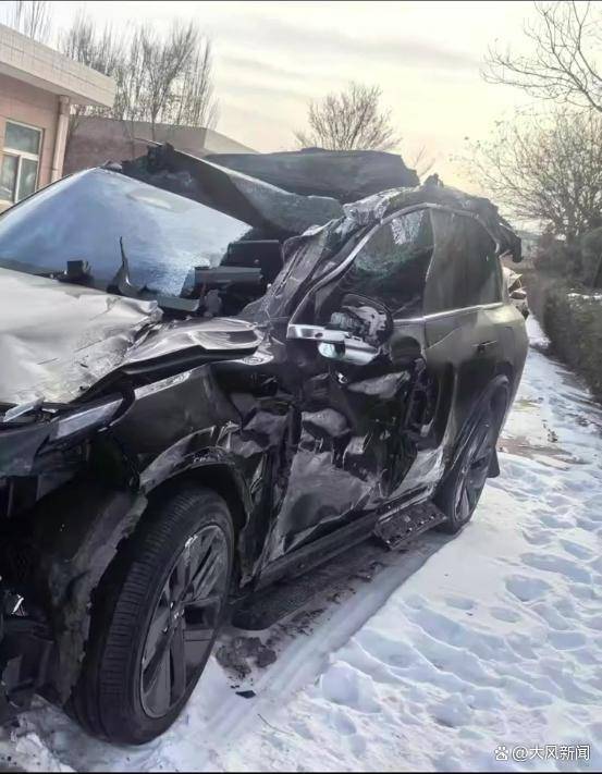 两个安全气囊都没弹开?男子驾“理想”追尾铲雪车<strong></p>
<p>虚拟币代刷</strong>,颅骨骨折当场昏迷