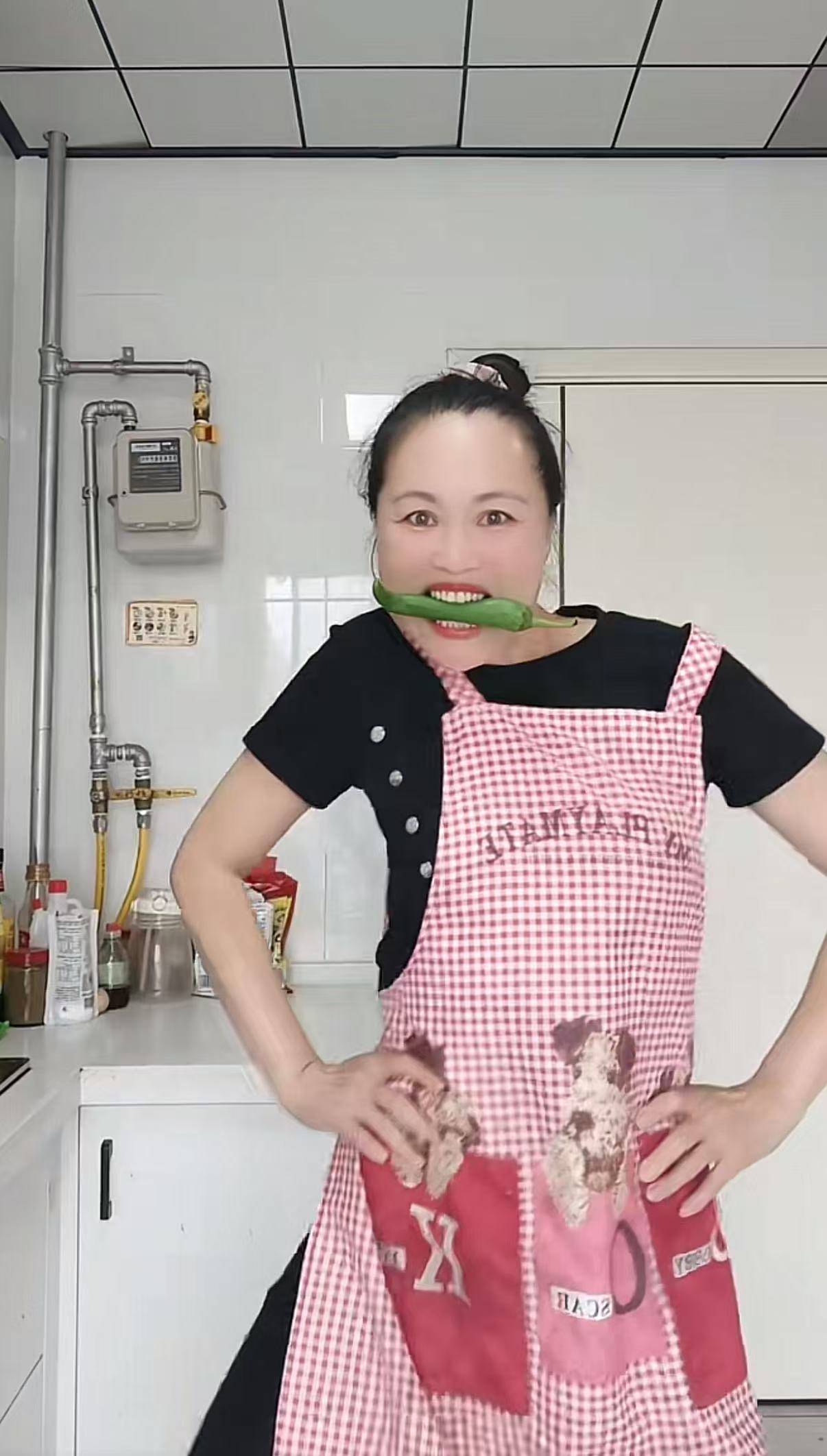 河南52岁阿姨跳“断头舞”走红：一开始是好奇<strong></p>
<p>TN虚拟币</strong>，要技巧才有感觉，真不是特效！