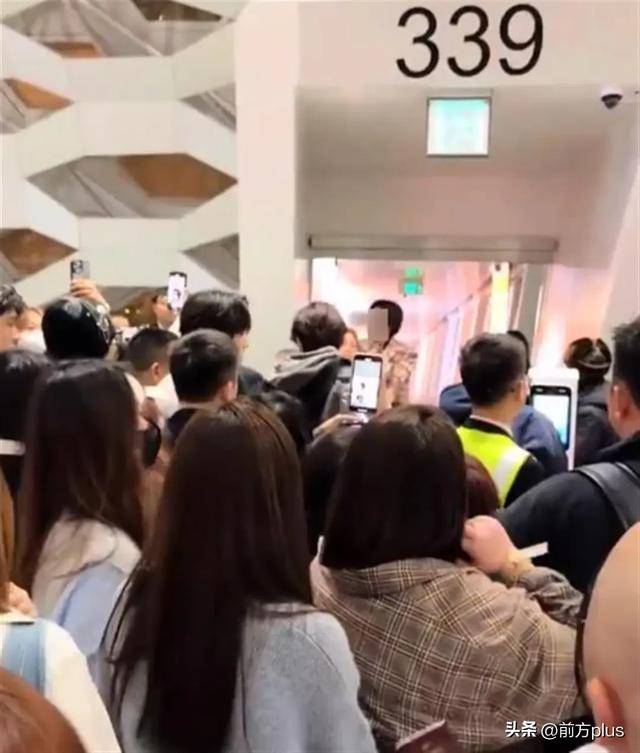 男团Loong9为机场插队致歉！爆料乘客回应：我拒绝了物质补偿