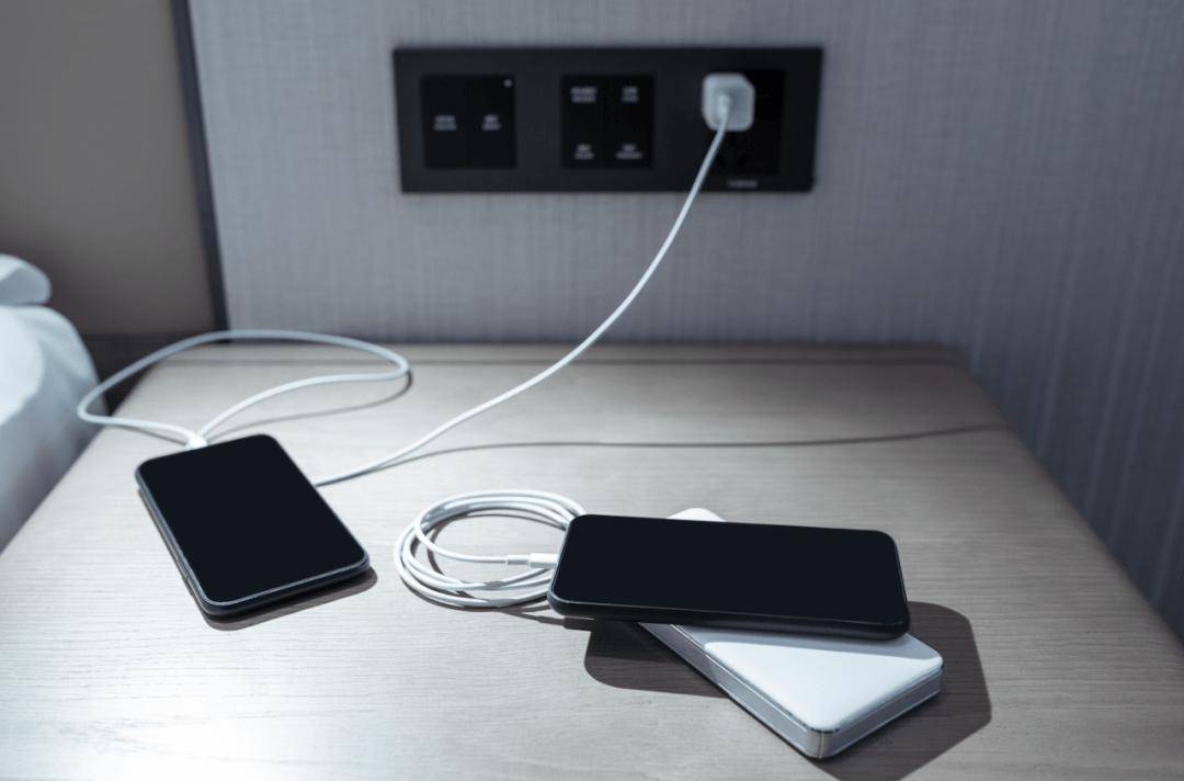 建议睡觉时把手机放1.5米以外？不是因为辐射<strong></p>
<p>TN虚拟币</strong>，而是→