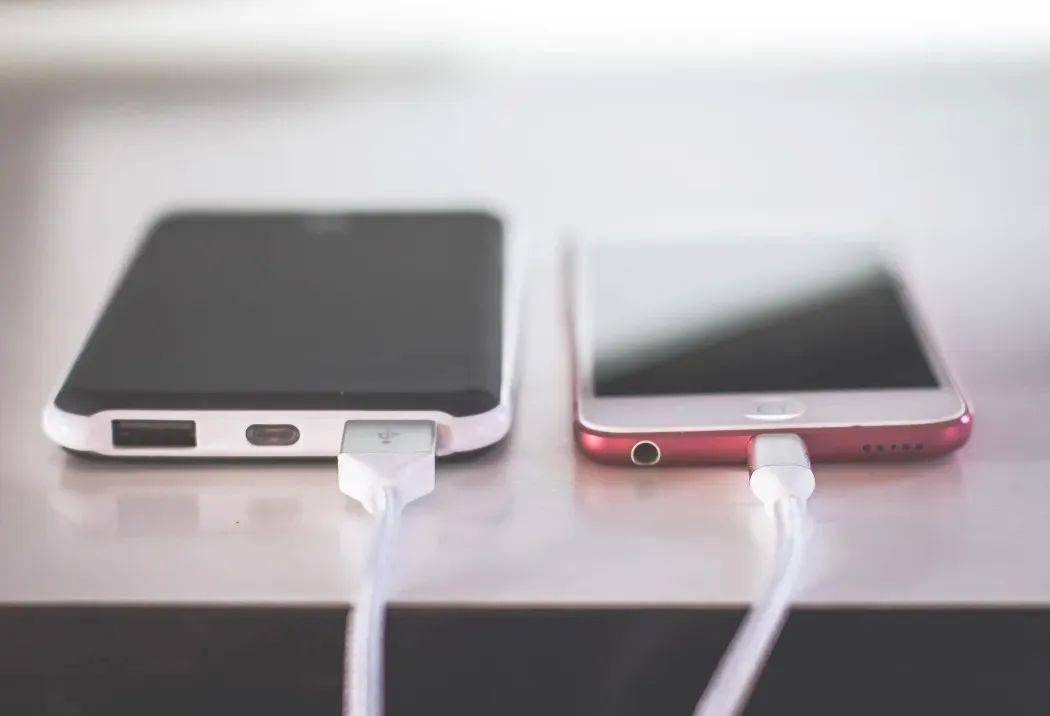 建议睡觉时把手机放1.5米以外？不是因为辐射<strong></p>
<p>TN虚拟币</strong>，而是→