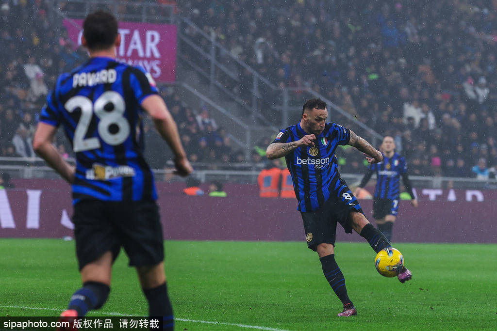 意杯-阿瑙托维奇世界波恰20点射 国米2-0进4强将战米兰