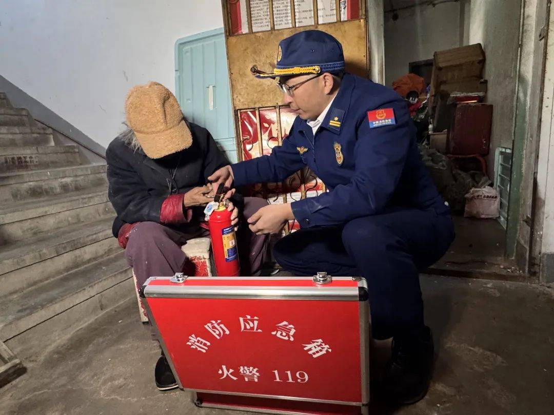 退休金超9000<strong></p>
<p>清远虚拟币</strong>，91岁老人家中却“垃圾成山”！原因心酸