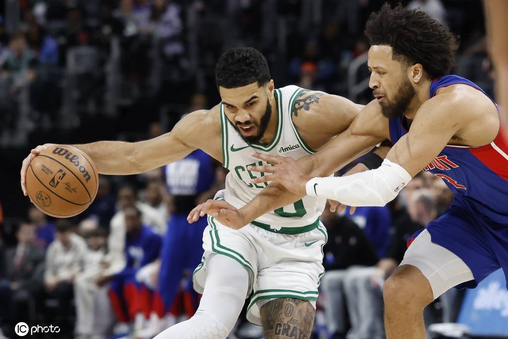 坎宁安21+11塔图姆27分 比斯利神准活塞胜绿军豪取8连胜