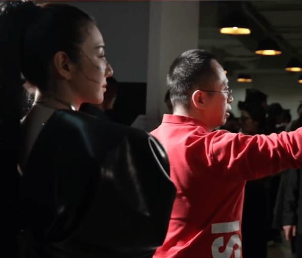 周鸿祎回应参演的短剧辣眼睛:黄奕诱惑<strong></p>
<p>实盘虚拟币</strong>我的剧情是DeepSeek设计的