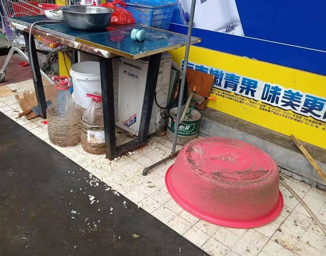 凌晨打鸣到天亮!长沙一小区超市养4只公鸡邻居难入睡<strong></p>
<p>黑客虚拟币</strong>,回应:尽快吃掉